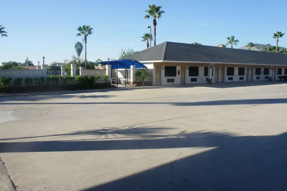 Americas Best Value Inn Harlingen Esterno foto