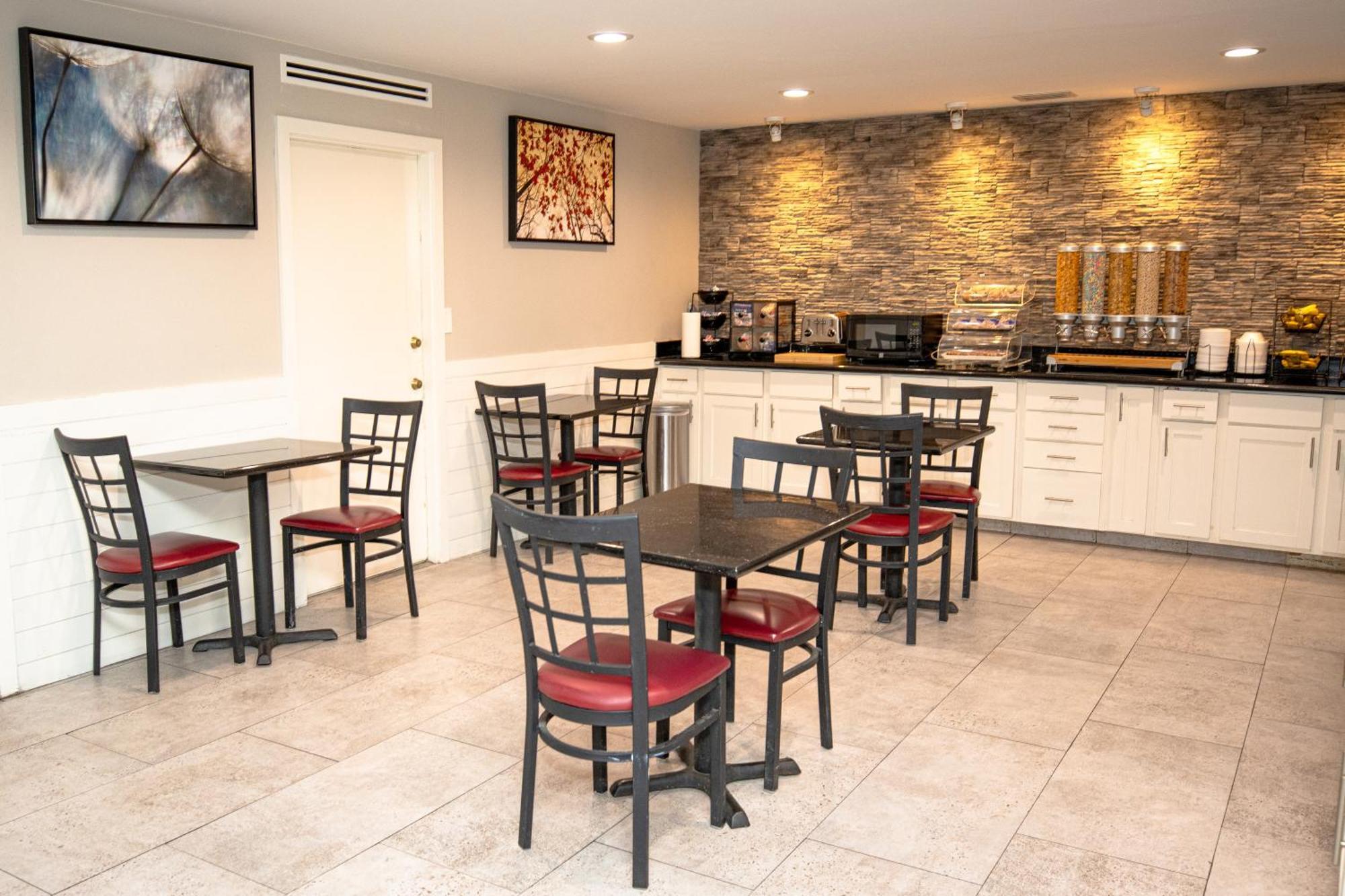Americas Best Value Inn Harlingen Esterno foto
