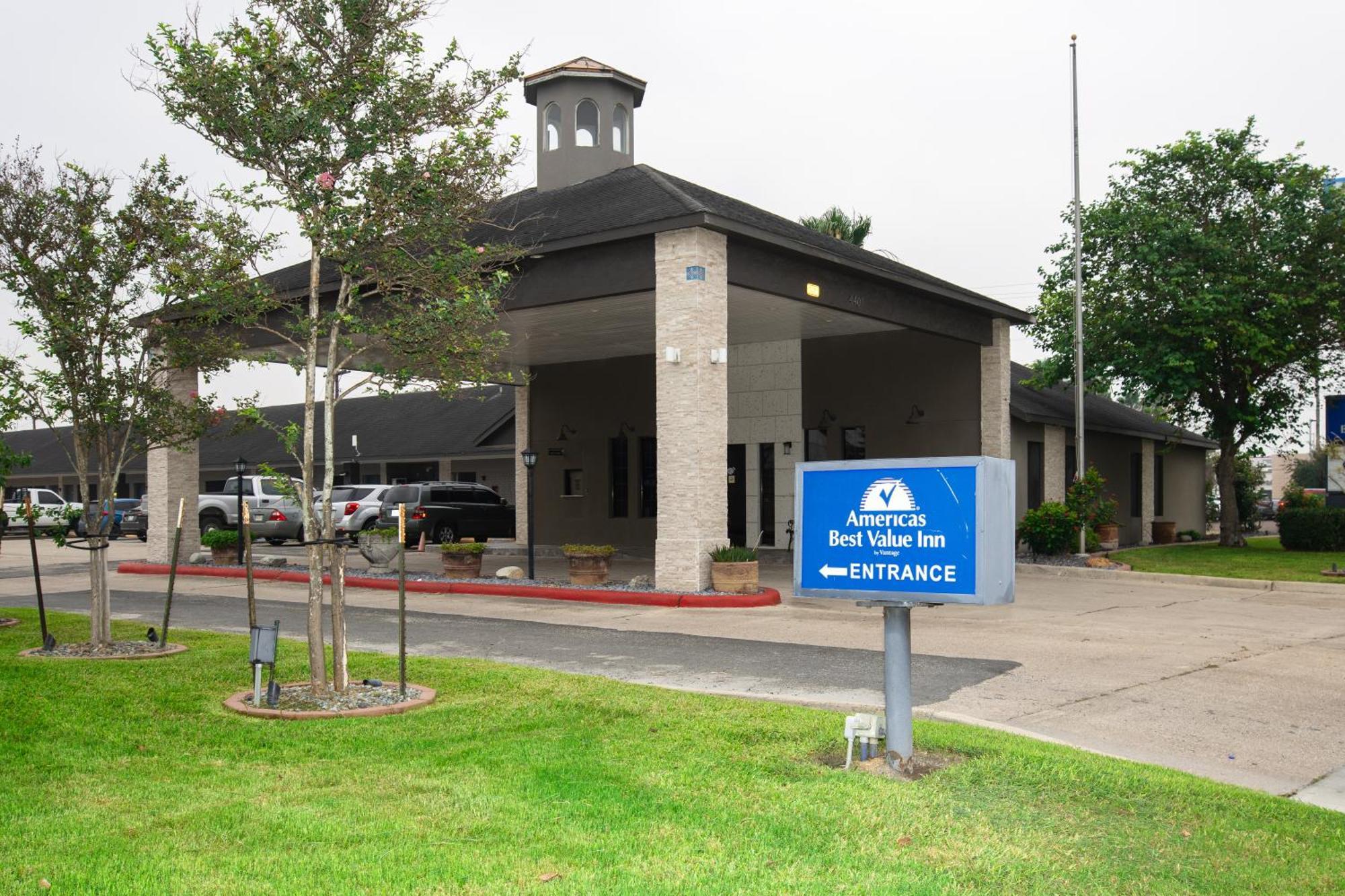 Americas Best Value Inn Harlingen Esterno foto