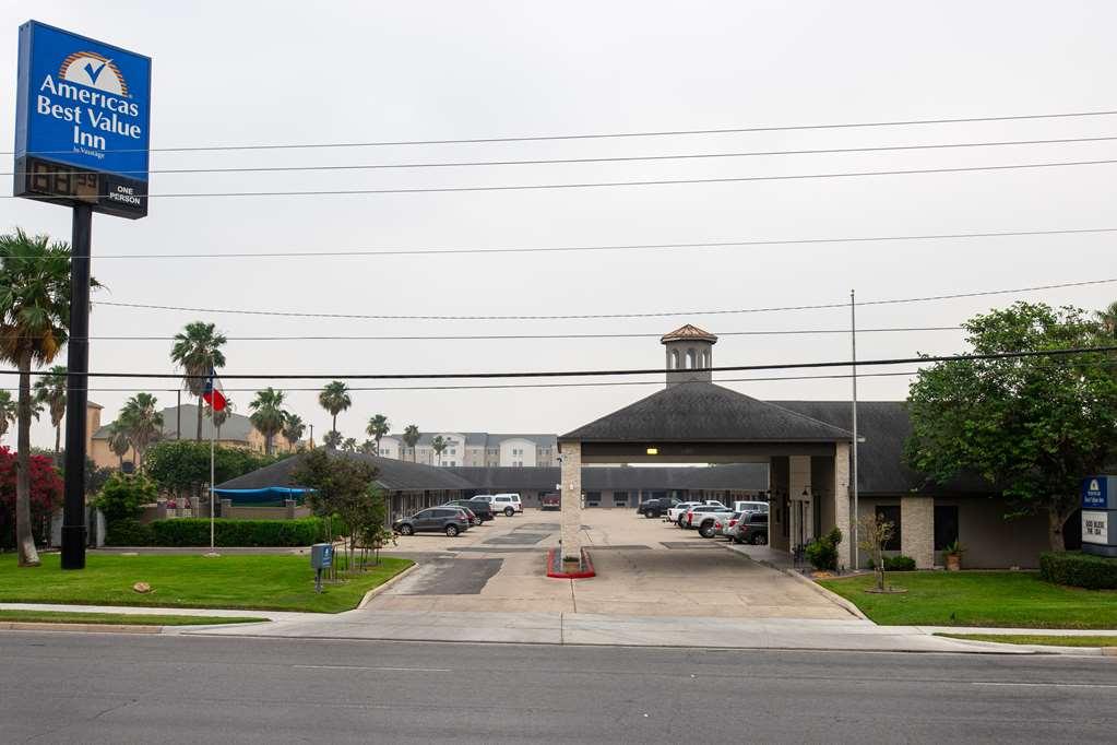 Americas Best Value Inn Harlingen Esterno foto