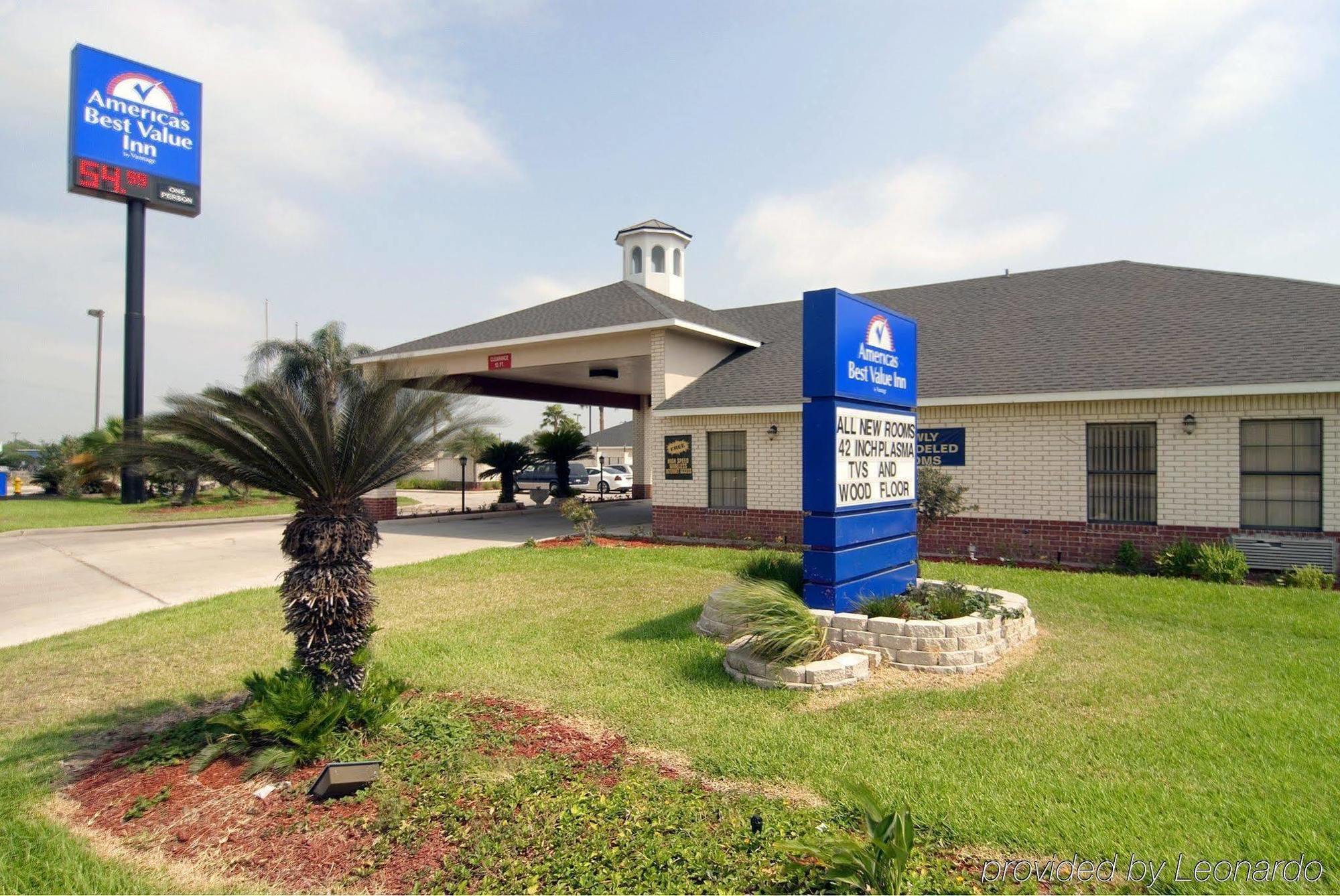 Americas Best Value Inn Harlingen Esterno foto